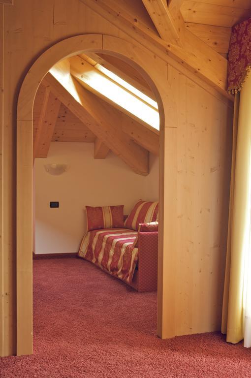 Hotel Almazzago Commezzadura Zimmer foto