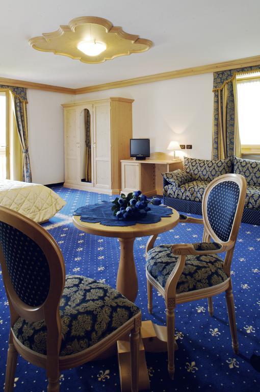 Hotel Almazzago Commezzadura Zimmer foto