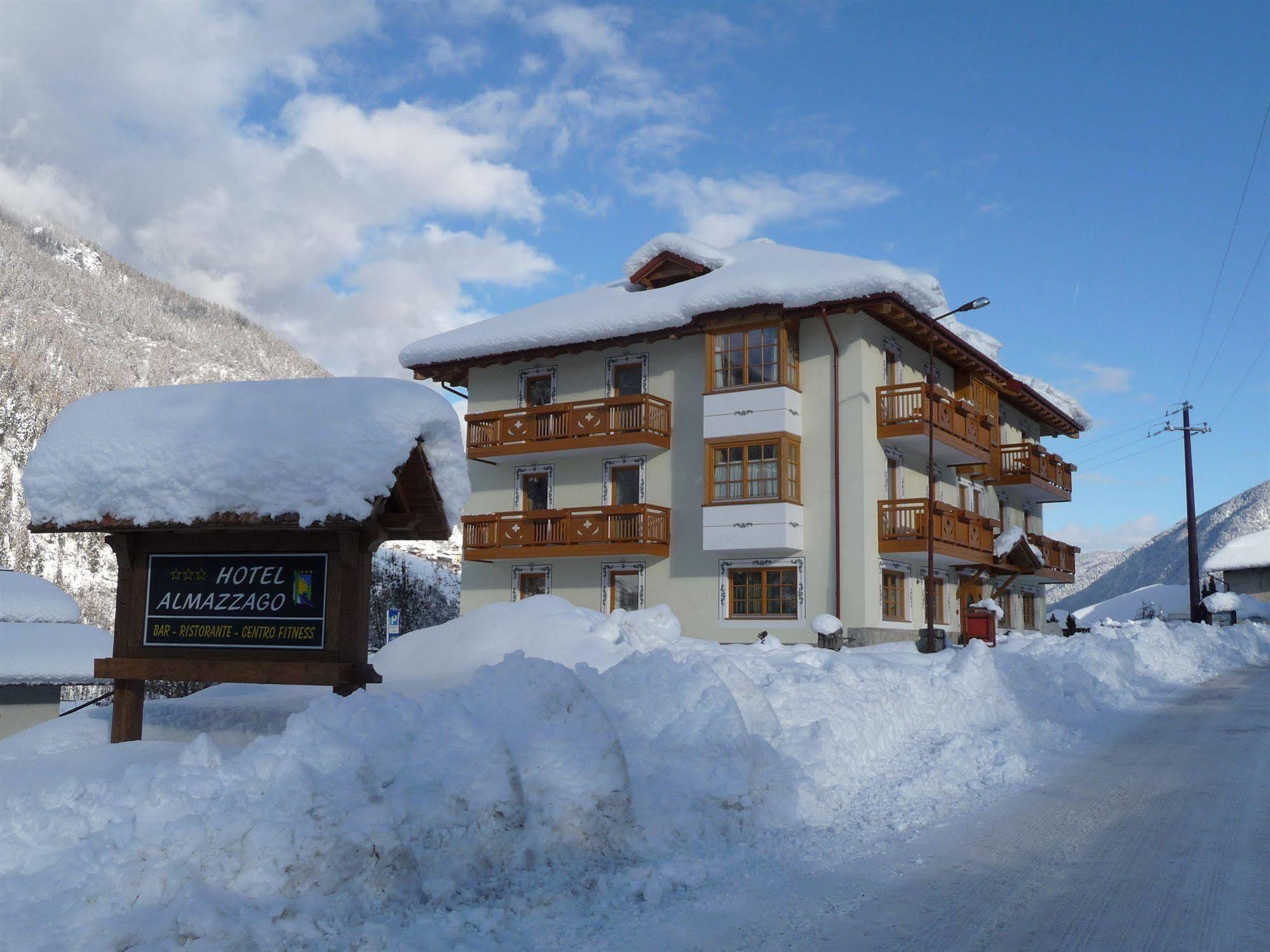 Hotel Almazzago Commezzadura Exterior foto