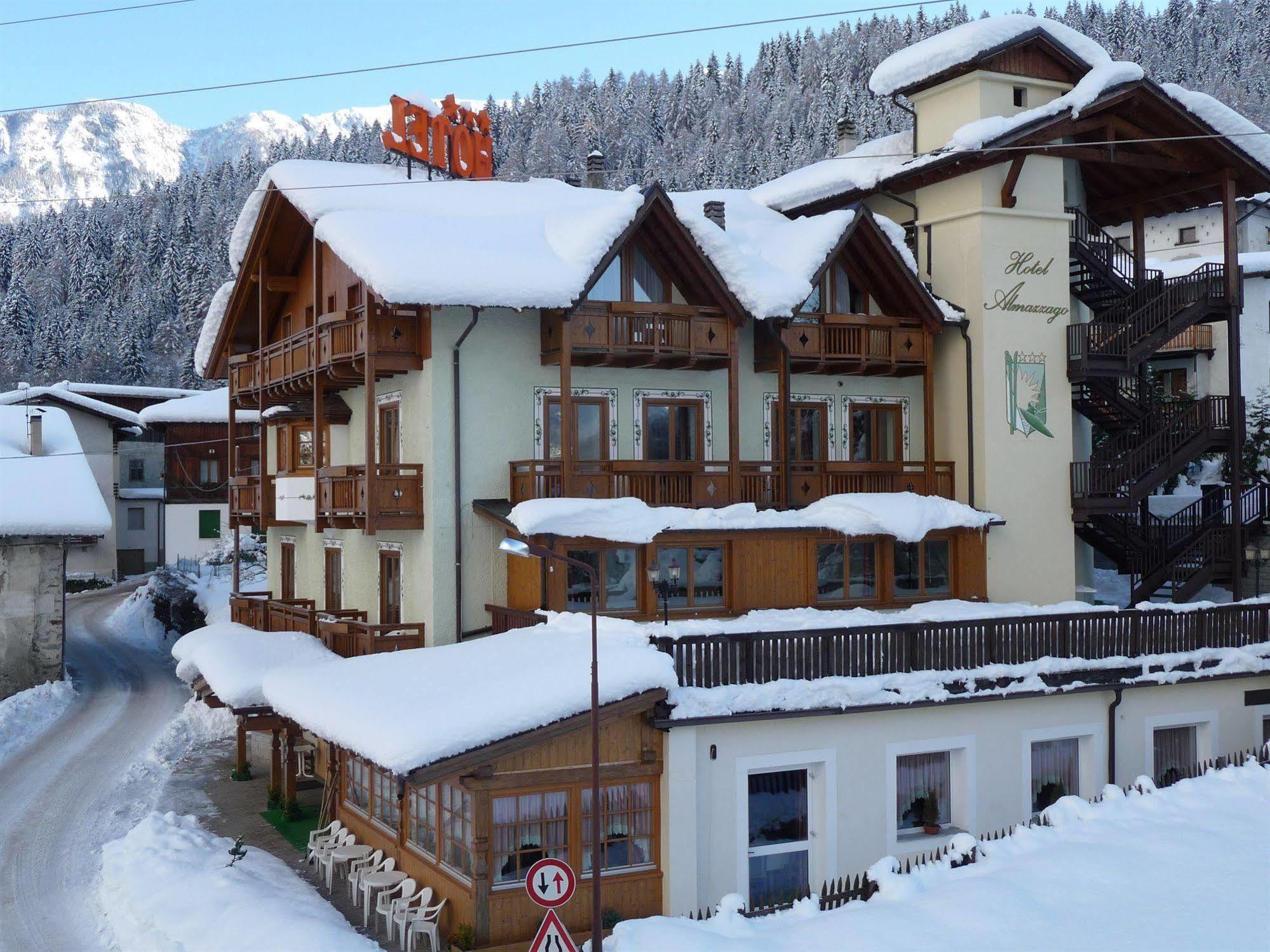 Hotel Almazzago Commezzadura Exterior foto